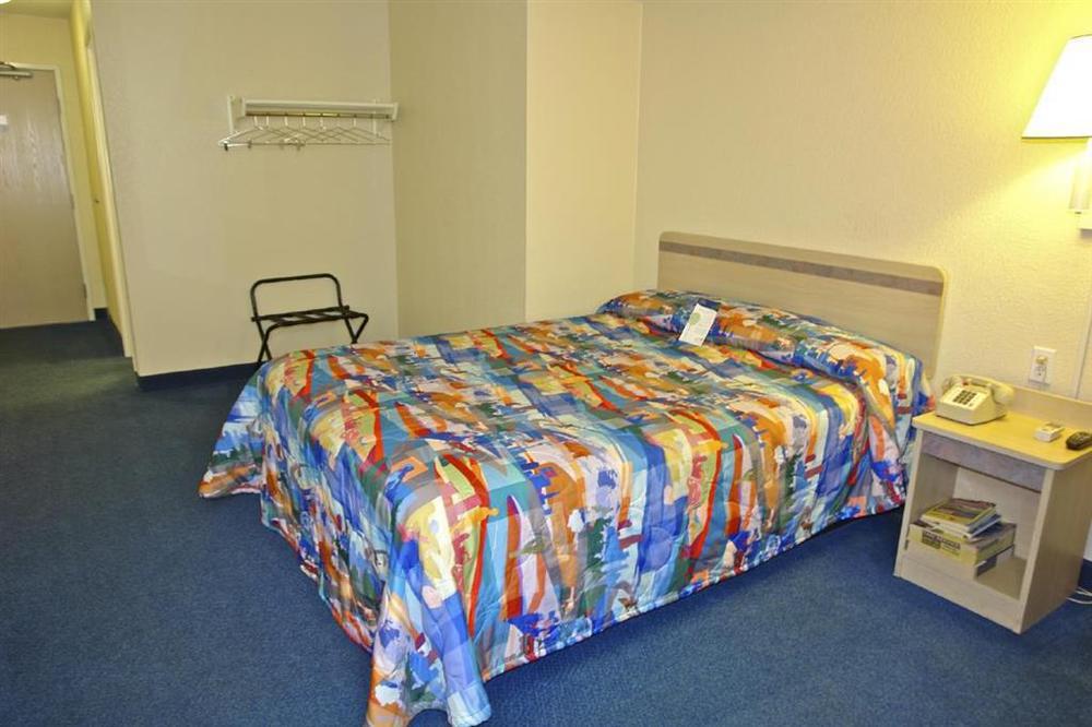 Motel 6 Minneapolis Airport - Mall Of America Oda fotoğraf